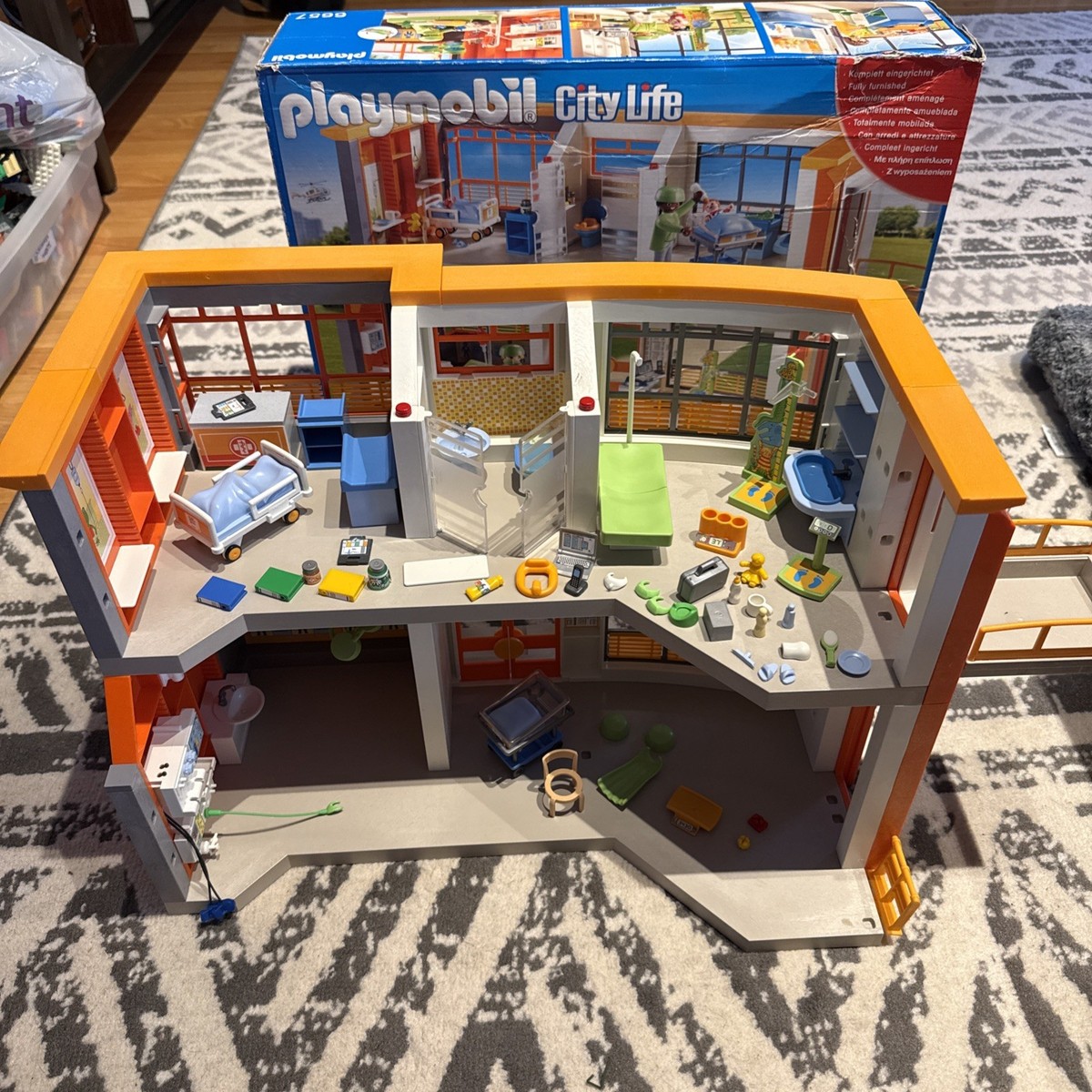 Playmobil City Life Children's Hospital 6657 Near Complete