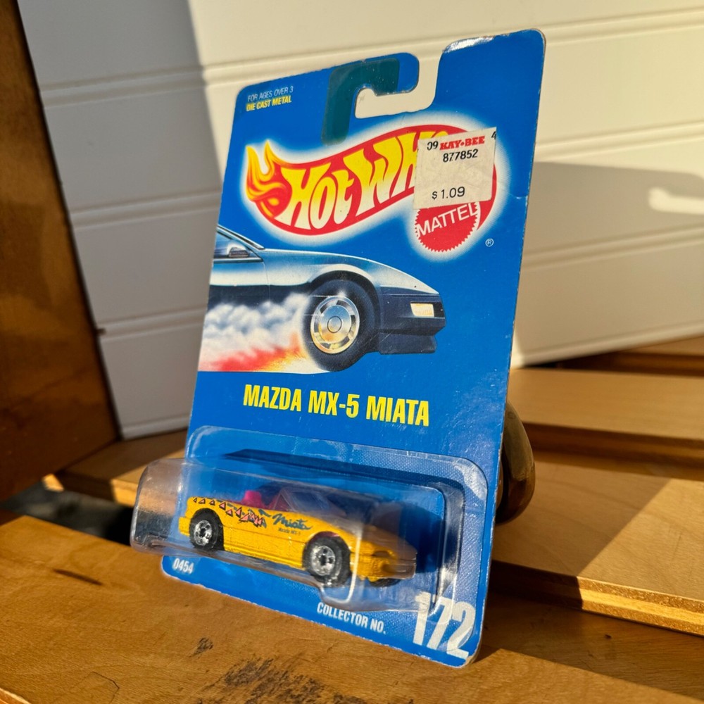 Hot Wheels MAZDA MX-5 MIATA blue card #172 1991