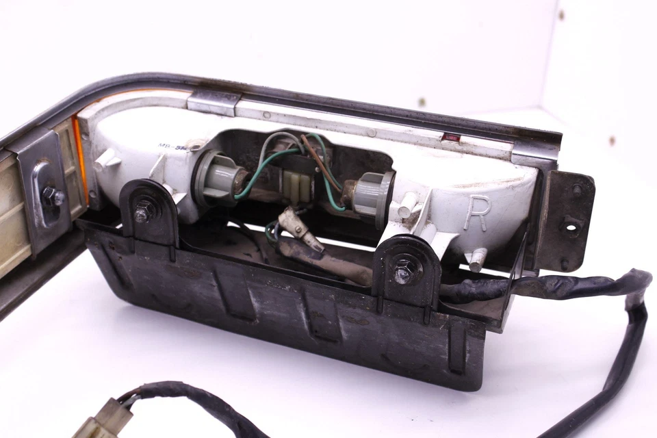 85 HONDA GOLDWING 1200 GL1200A ASPENCADE BARRA INTERMITENTE TRASERO DERECHO MONTAJE R7* Foto 4 de 4