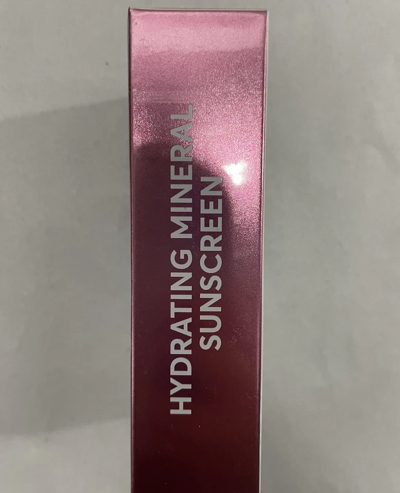 Protector solar transparente hidratante ECO Finest Broad Spectrum SPF50 1,7 fl oz Foto 2 de 4