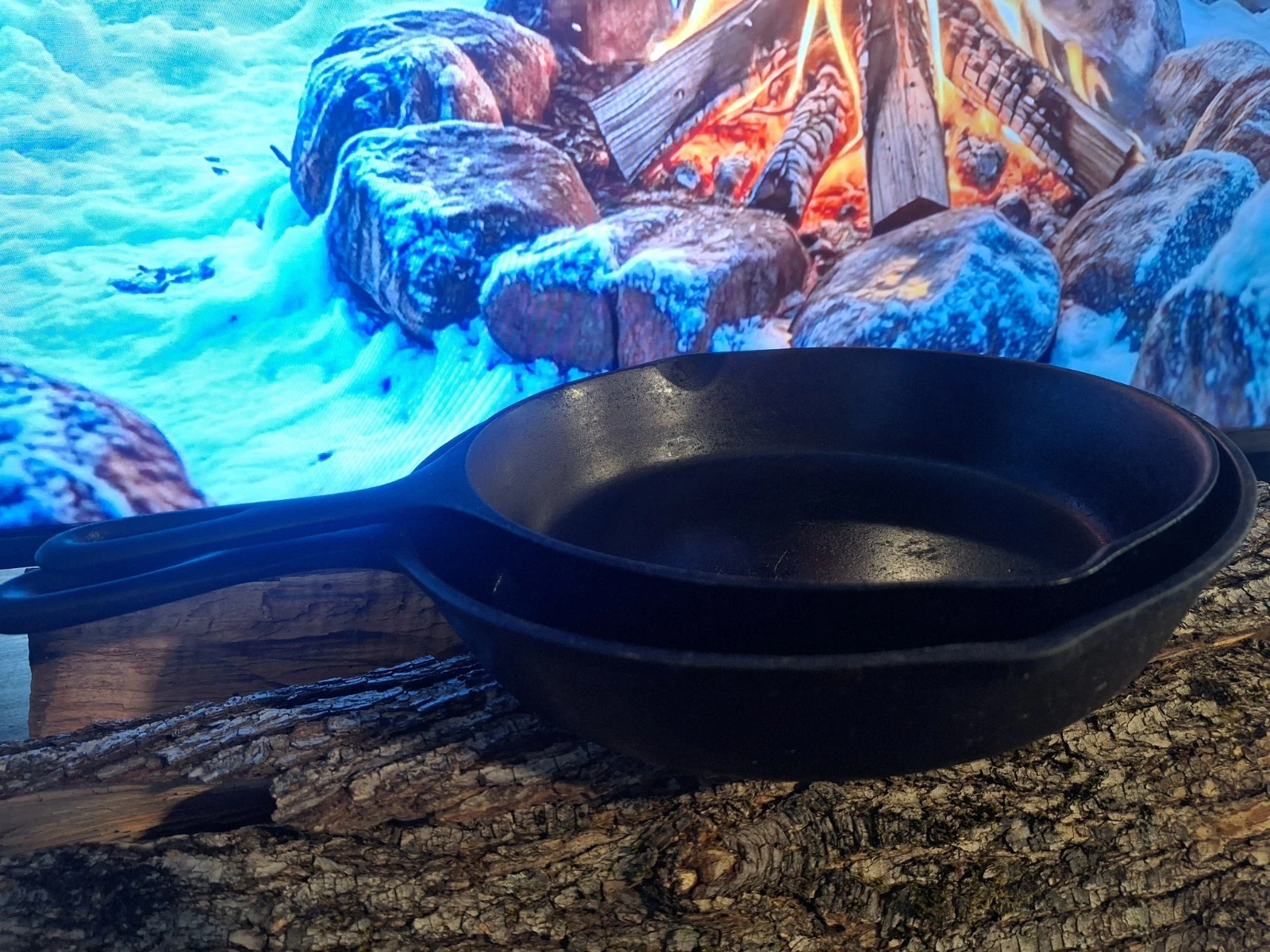 LOT x 2 Antique Vintage  &  3 Notch Cast Iron Skillets Pour Spout Lodge USA