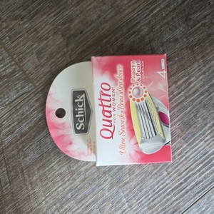 Schick Quattro Women Razor Blades Cartridges Ultra Smooth Papaya Pearl New