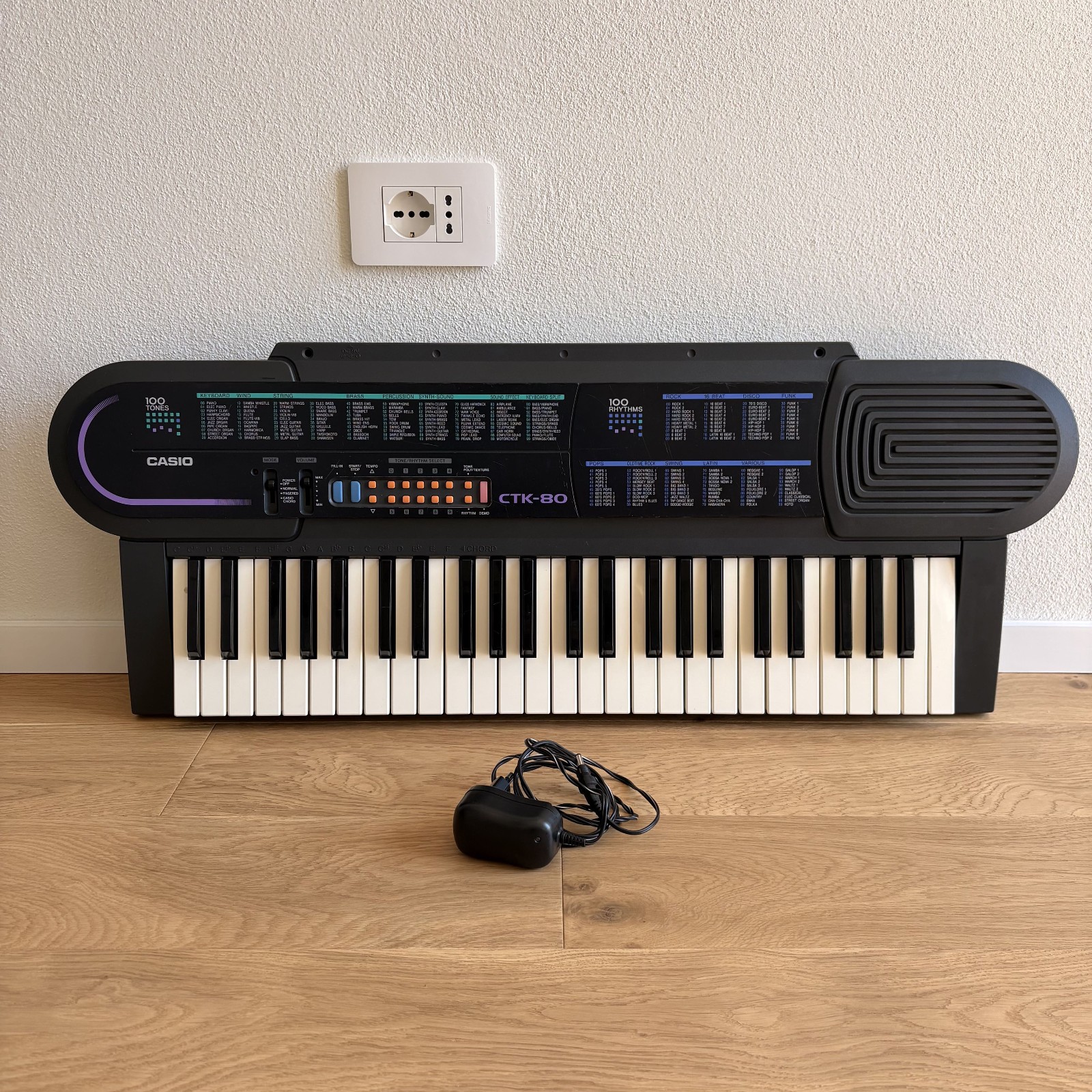 Cool Casio CTK-80 49-Key Portable Electronic Keyboard - Fully Working with PSU!