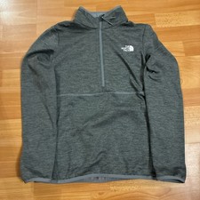 The North Face Women's Gray Heather 1/2 Zip Mock Neck Sweatshirt S