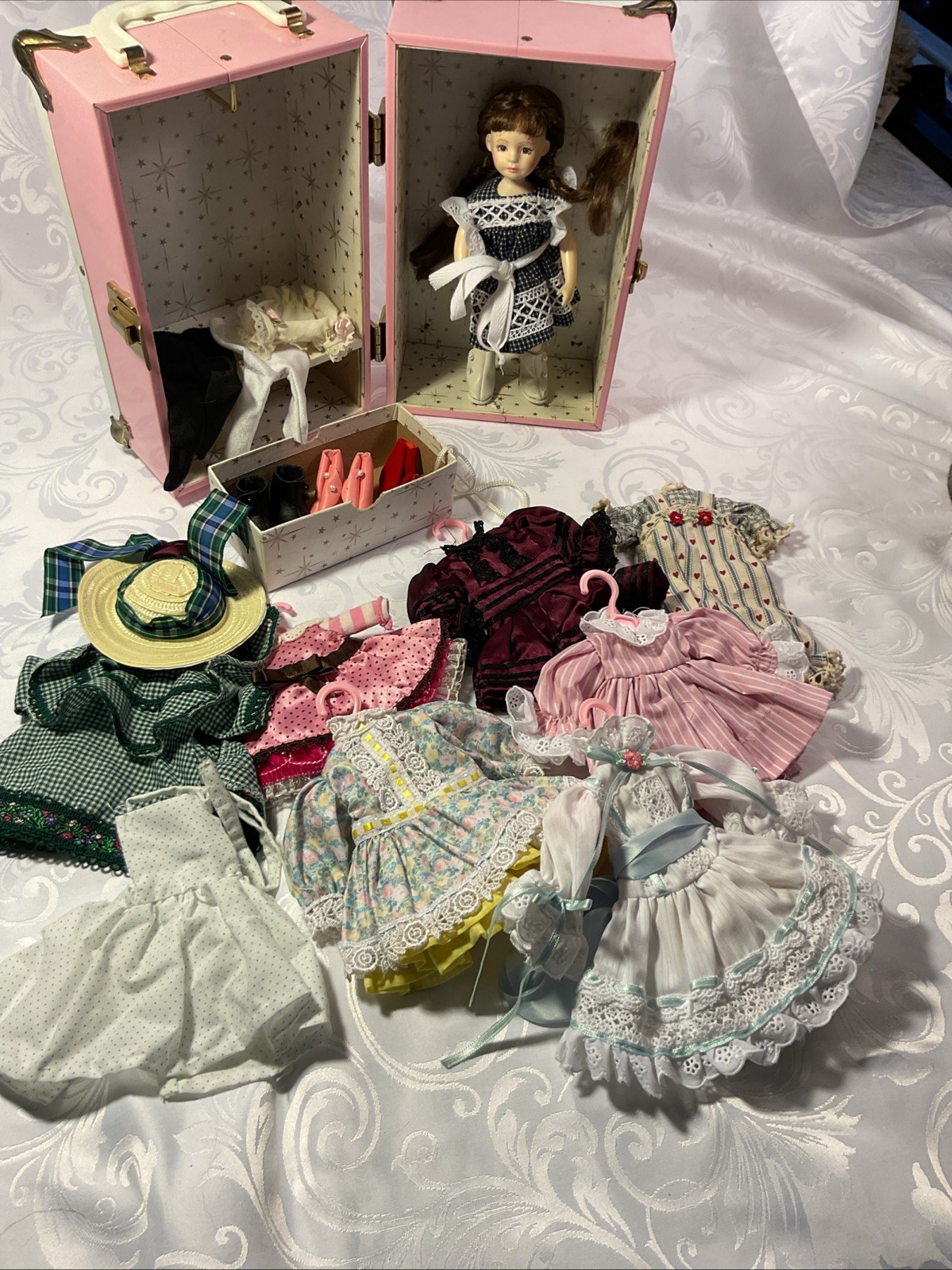 MARY OF THE SECRET GARDEN COLLECTIBLE 8" DOLL + 8 OUTFITS & TRUNK - CHRIS MILLER