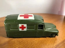 Vintage DINKY TOYS DAIMLER ARMY AMBULANCE No Box