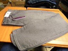 NWT  Gloria Vanderbilt Amanda Original Slimming Jeans Size 10 Avg - Light Gray