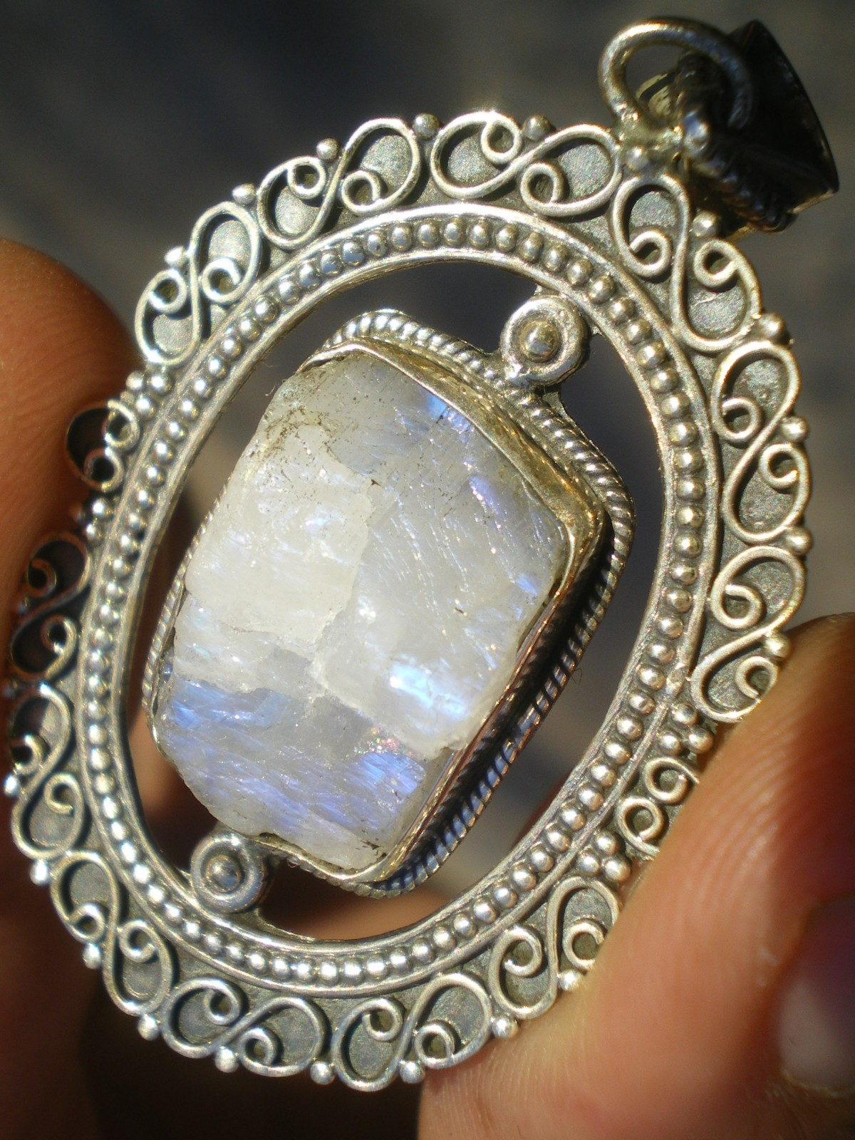 Pendentif Ovale Pierre de Lune Arc-en-Ciel Sri Lanka Collier Femme 46cts