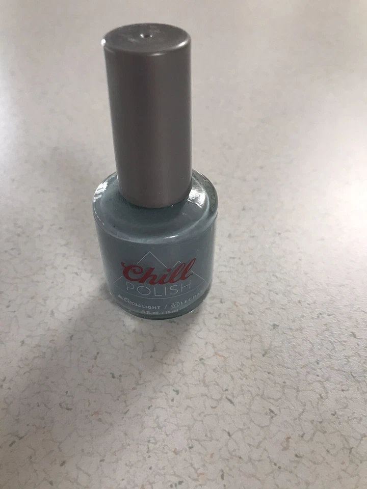 LeChat x Coors Light Chill Nail Polish ~ Thermal Blue to Grey ~ 15mL/0.5oz ~ NEW - Image 3 of 4