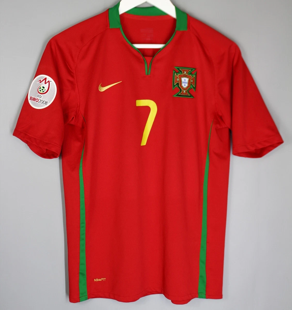 Preços baixos em Nike Cristiano Ronaldo Portugal National Team
