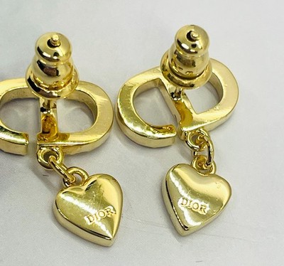 CHRISTIAN DIOR CD Pink Heart Pendant Earrings - Pre owned / MB6101
