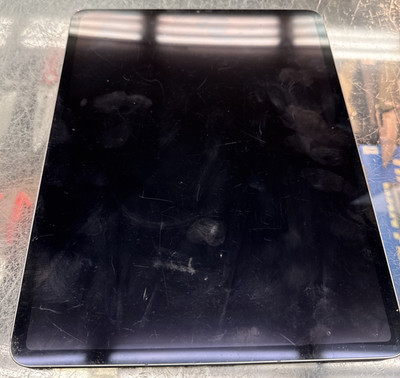 Apple iPad Pro 12.9'' 6th Gen 128GB MP5X3LL/A SCRATCHED - FREE SHIPPING