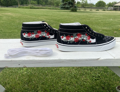 Vans Sk8-Hi Mid Sneaker Black Canvas Rose Floral Embroidered Men's US 6.5