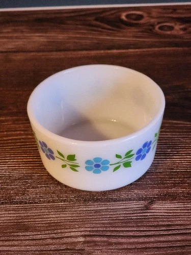 Vintage JAJ Pyrex Blue Band Daisy Margarine Tub / Butter Dish