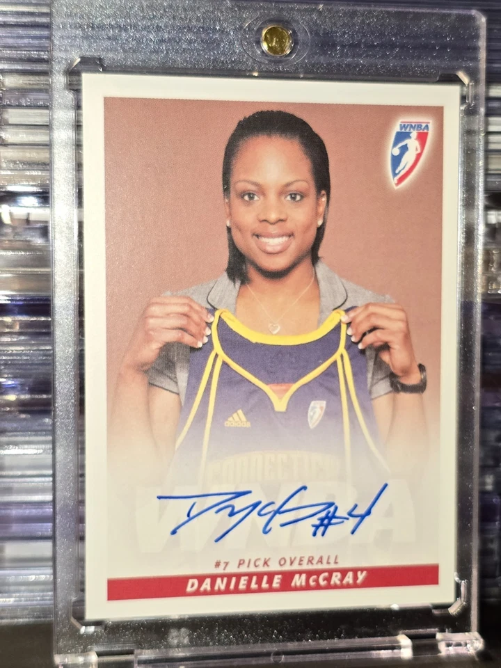 2010 Rittenhouse WNBA Danielle McCray limited edition Auto Autograph RC SUN! - Image 3 of 3