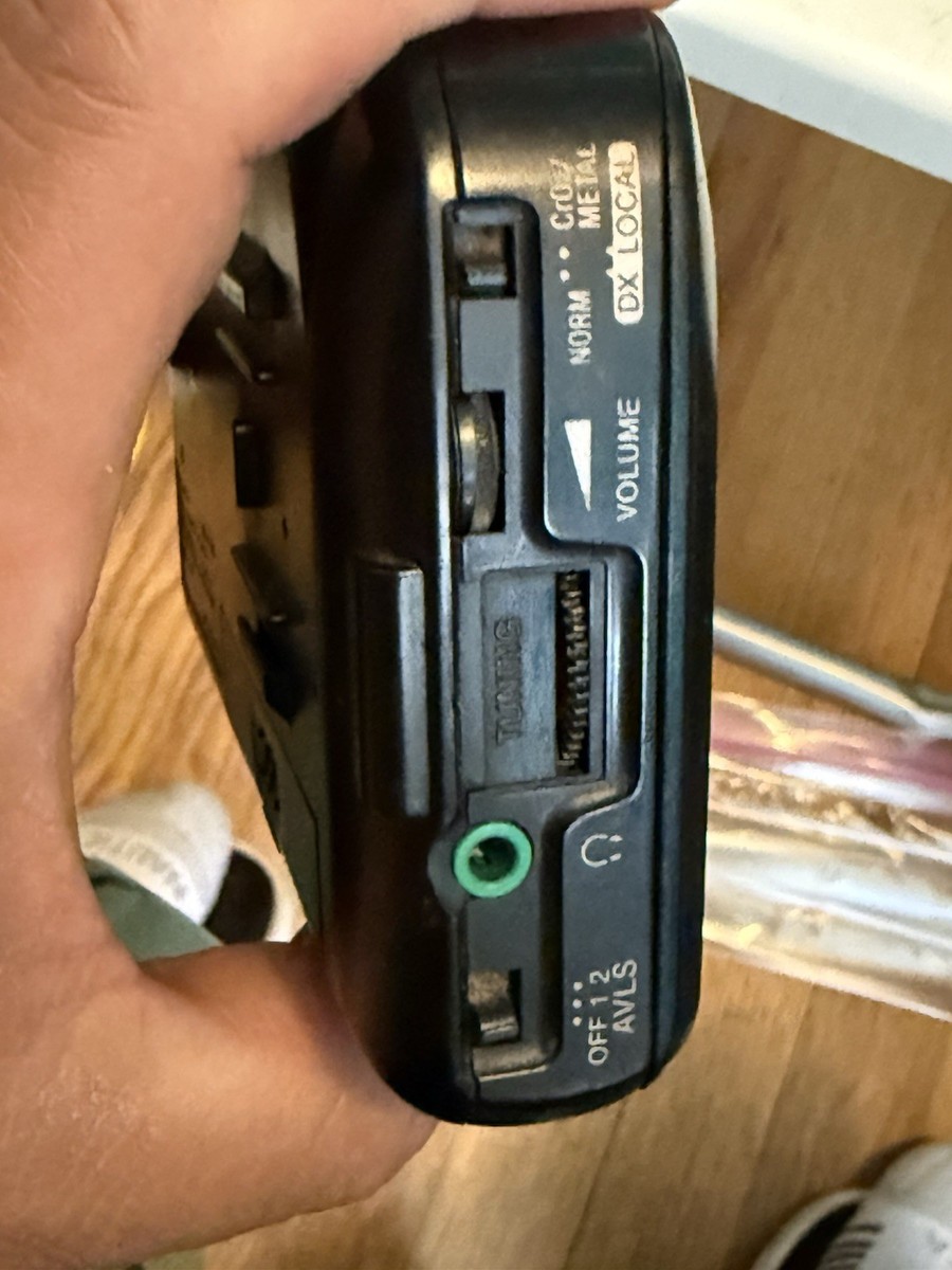 Sony Wm-fx303 Walkman Radio Cassette Player Am FM WMFX303