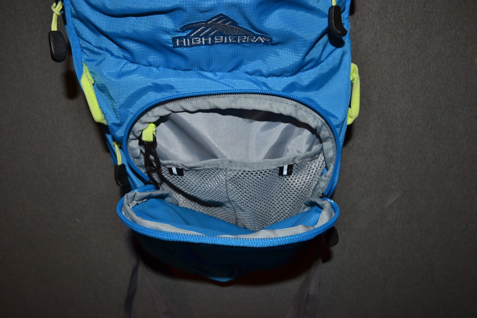 High Sierra Hydration Backpack Rucksack Bladder Bag Hiking Cycling Padded