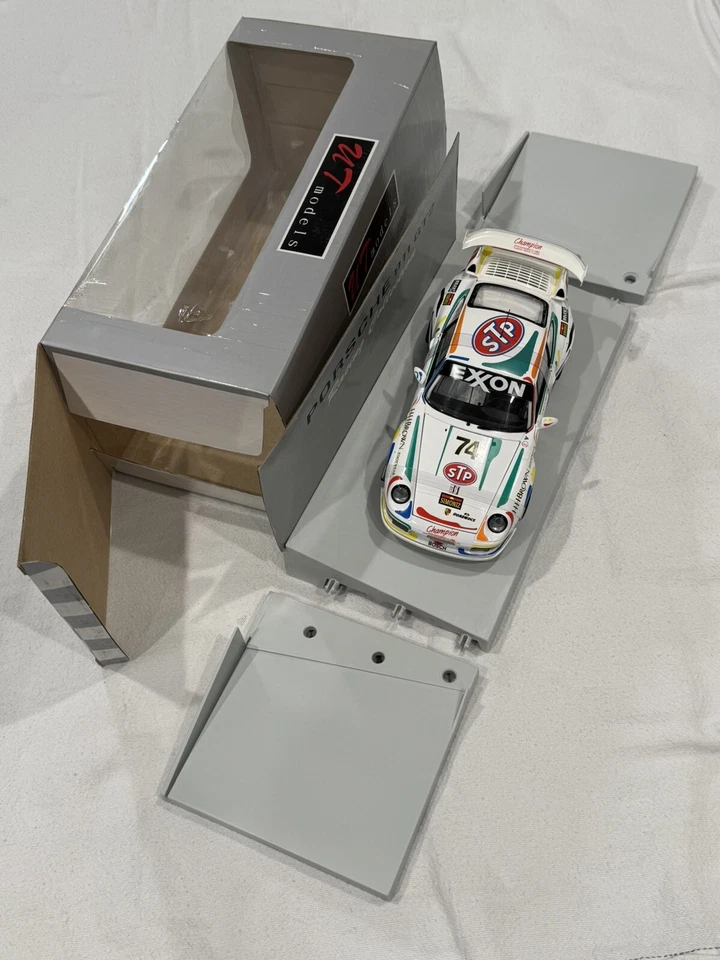 Ganador Sebring 1996 12H GTS-1 Porsche 911 GT2 atascado 1/18 UT 39630 modelo diecast Foto 4 de 4