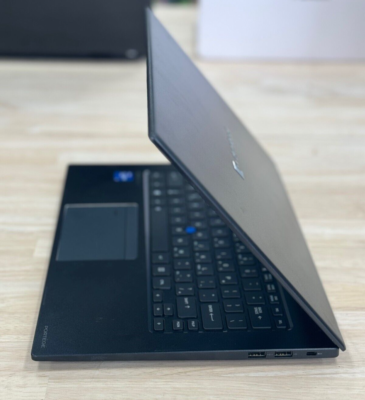 Toshiba Portege X40-J i7 CPU 11th Gen 1TB Solid State 32GB RAM 14