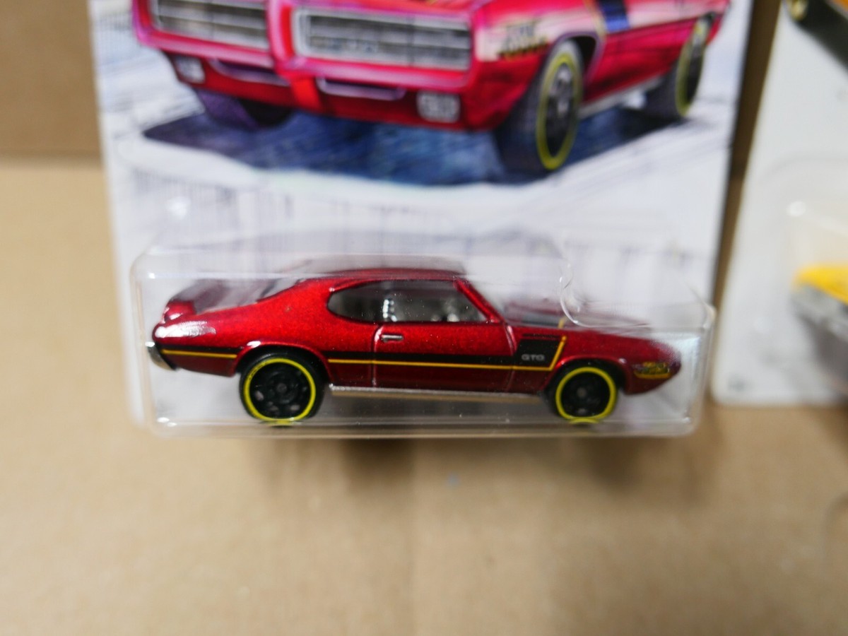 Hot Wheels 69 1969 Pontiac GTO Judge Red + 67 1967 GTO Yellow