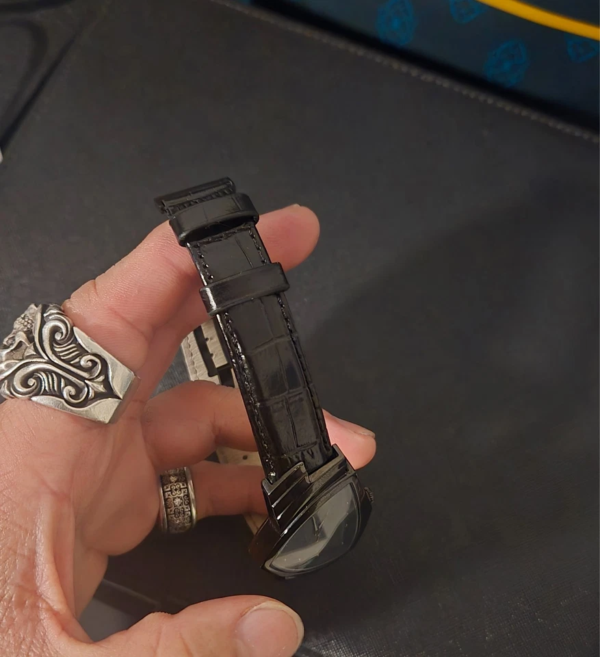 Hamilton Ventura石英表带黑色表盘 — 第 3/4 张图片