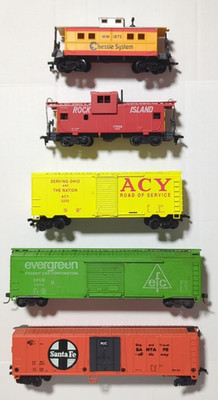 Lot of 5 HO Scale Train Cars Box Caboose