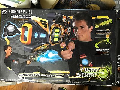 WowWee LIGHT STRIKE LASER TAG  Electronic Striker Pistol S.P.- 144.