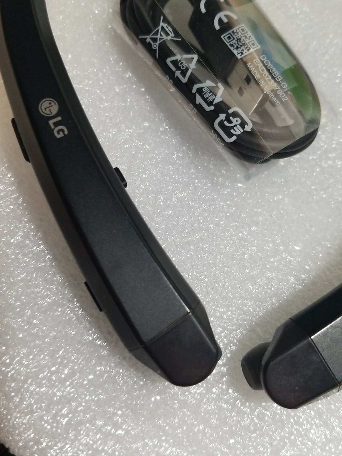 Genuine LG Tone Infinim HBS-910 Bluetooth Stereo Headset Harmon Kardon Sound