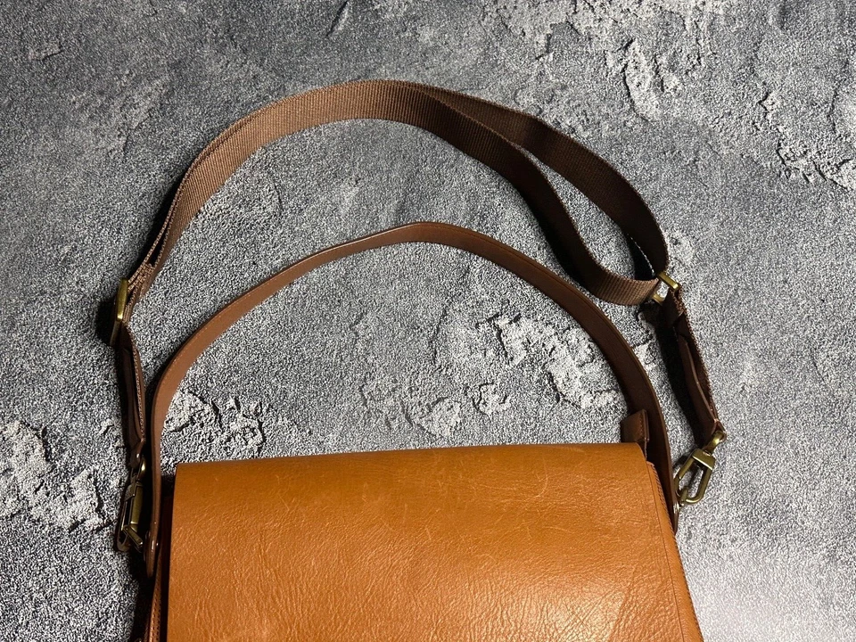 FOSSIL women's leather messenger bag - Image 3 of 4