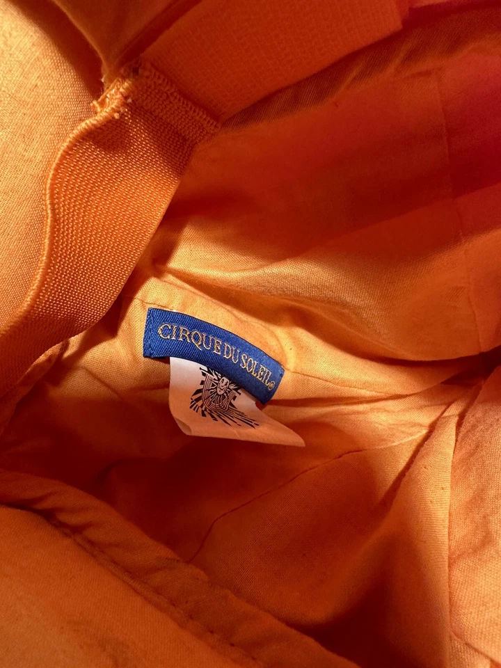 Sombrero bufón Cirque Du Soleil rojo dorado gorra campanas por todas partes - ¡La Nouba! Foto 2 de 4