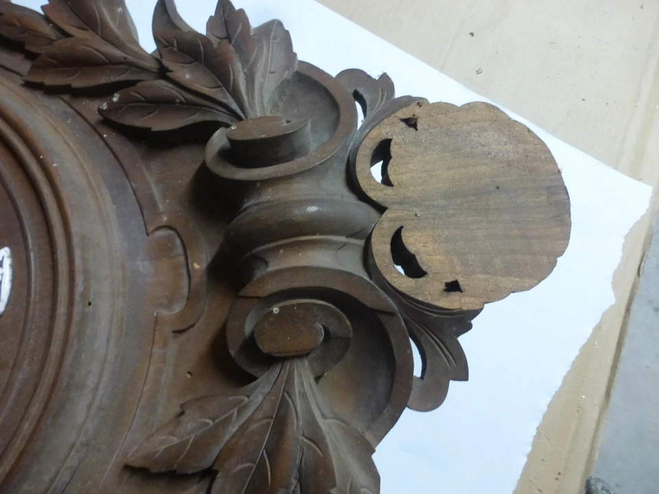 ancienne Pendule murale en bois forêt noire chiffre cartouche à réviser - Photo 2/4