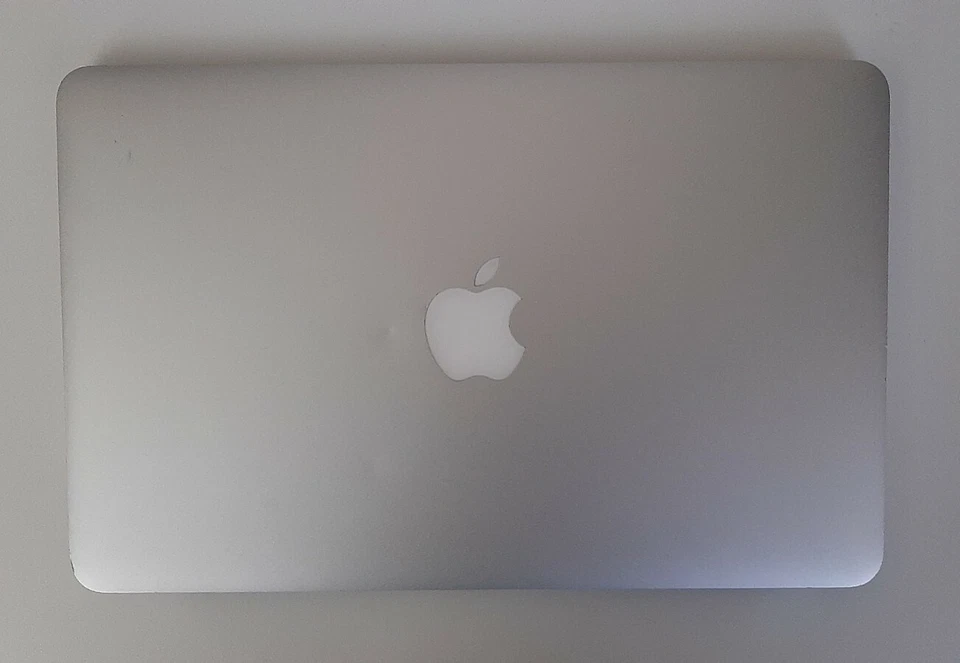 Apple MacBook Air 11" 2012 · i5 · 4GB · 126GB, photo 2 of 5