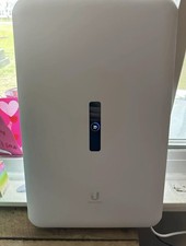 Ubiquiti UniFi Dream Wall UDW   WiFi 6 / 10G / PoE / UniFi Gateway