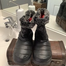 THE NORTH FACE BOOT BRED NUPTSE BLACK GOOSE DOWN INSULATED QUILTED SIZE 10 WOMEN