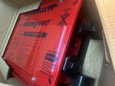 RhinoBox RB201BT Power Distribution Box by Arrow Hart New In Box