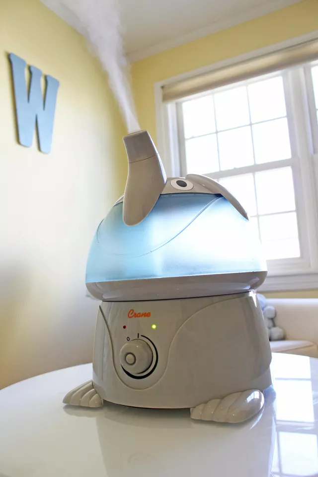 Humidificador sin filtro de grúa 1 galón humidificadores ultrasónicos de niebla fría elefante Foto 2 de 3