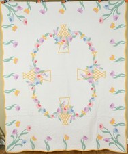 Beautiful Vintage 30's Deco Flower Basket Applique Antique Quilt Tulip Border 