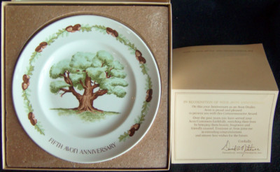 AVON Rep. 5th Anniversary Exclusive: THE GREAT OAK~ 8'' Porcelain Plate + Box