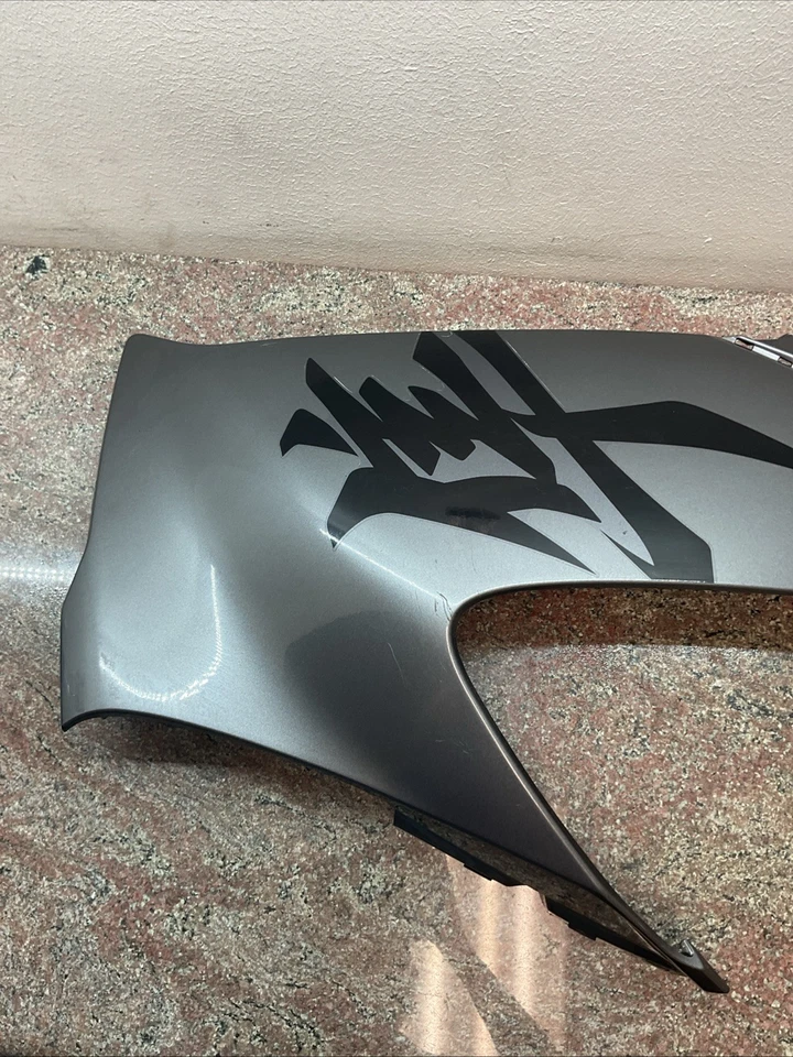 Серый правосторонний обтекатель капота для Suzuki Hayabusa GSX1300R 2022-2024 годов выпуска от оригинального производителя 94471-10L0 - Изображение 2 из 4