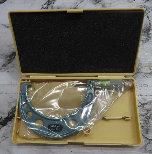 Mitutoyo OM-100 Measuring Instrument 75-100mm 0.01mm Flatness 0.6m