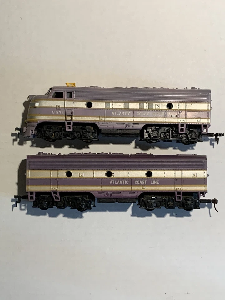 HO Scale Tyco/Mantua Atlantic Coast Line Engine & B Unit 3571 TESTED  (L) - Image 2 of 4
