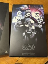 Hot Toys Star Wars  The Force Awakens Captain Phasma 1 6 Scale Action Figure