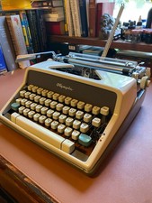 Olympia SM7 Typewriter Cream Gray (Serviced, ...