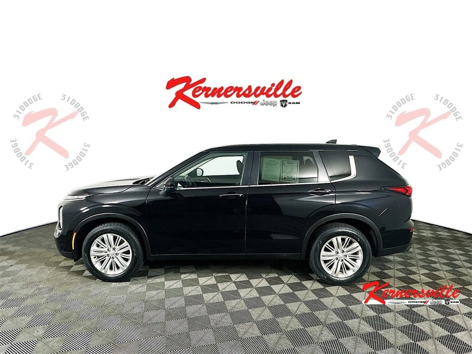 2024 Mitsubishi Outlander Es FWD 4dr SUV Heated Leather Seats Parking Sensor Foto 4 de 4