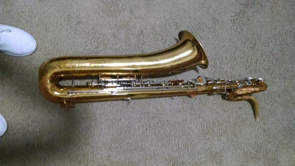 Saxo barítono Buescher 400 para reparación Foto 2 de 4