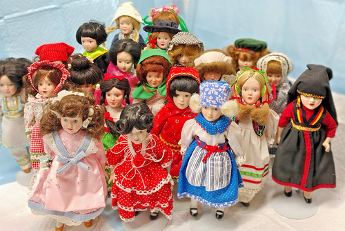 Danbury Mint Dolls of the World Porcelain Doll Vintage Collectible