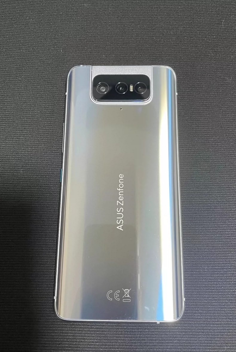 Asus Zenfone 8 Flip 5G 64MP Snapdragon 888 256GB 8GB RAM Android