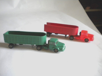 Norev plastic series HO scale 1:86 Unic ZU 120 Lorry with Titan trailers x 2