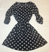 Naif Petite Women's Black & White Dress. Zipper Chest. Open Shoulder. Sz PM