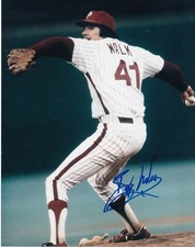 BOB WALK   PHILADELPHIA PHILLIES   ACTION SIGNED 8x10